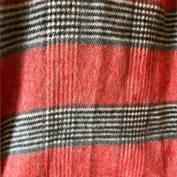 Red and black-and-white striped Italian acrylic scarf NWOT - Picture 2 of 8